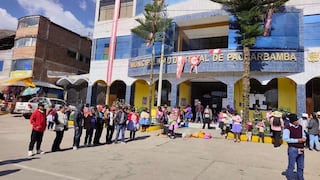 Protesta contra alcalde de Paucarbamba termina en momentos de tensión