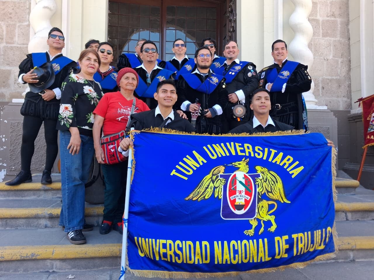 Pasacalle del XXXVI Encuentro Internacional de Tuna por el 486° Aniversario de Arequipa. (Foto: Flor Barrios/@photo.gec)