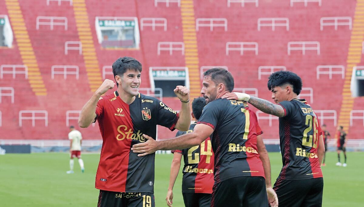 Rojinegros del FBC Melgar a recuperarse en el torneo local. Foto: GEC.