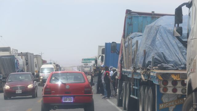 Paro de transportistas: autos hacen negociado para trasladar a personas en Arequipa