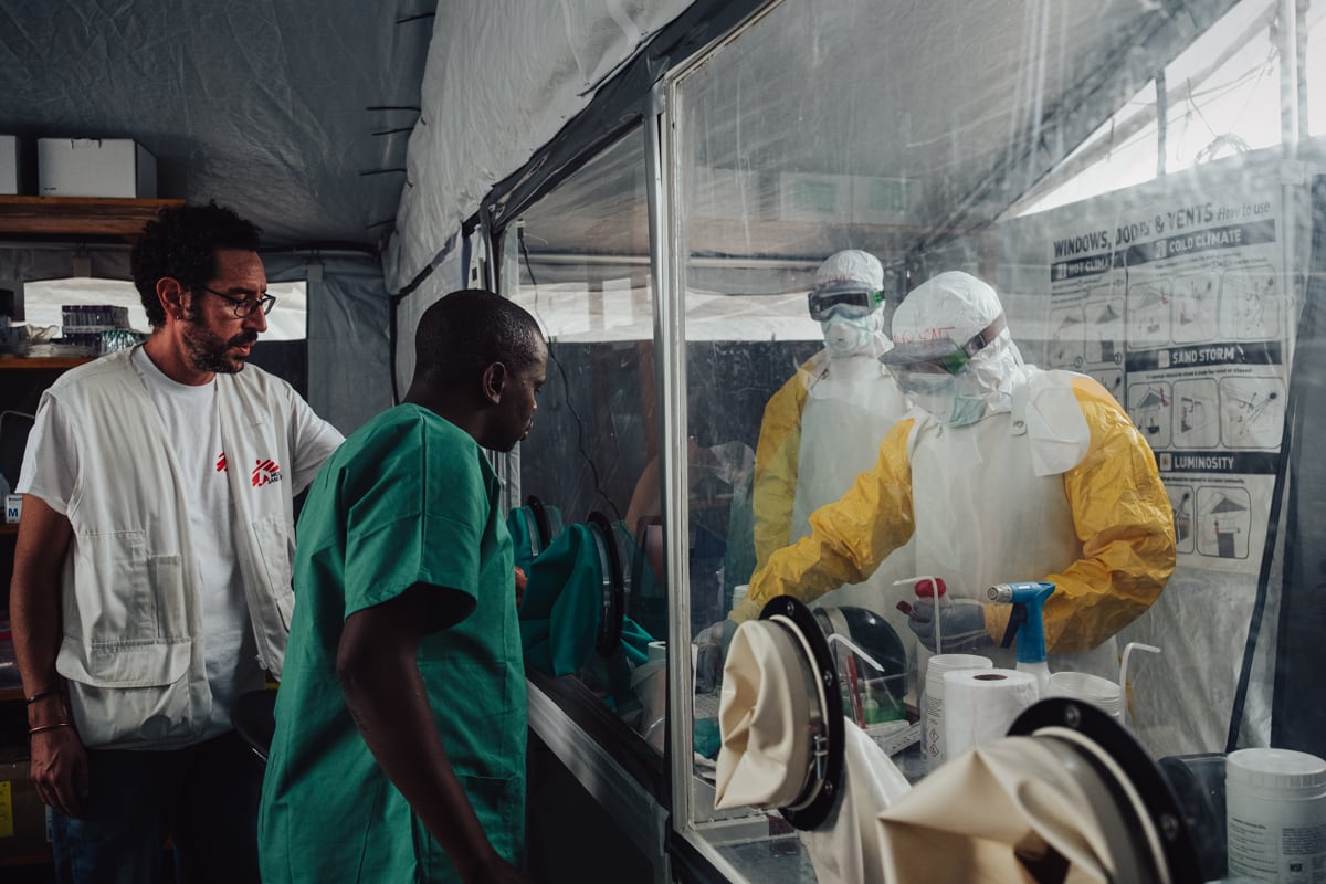 El secretario general de la ONU advirtió que los recursos disponibles podrían agotarse en semanas. La epidemia registra más de 5.600 casos confirmados desde el 15 de mayo. (Julien Dewarichet / MSF / EFE)