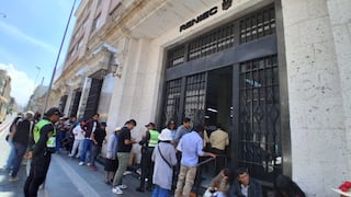 Arequipa: Denuncian uso de menores en colas para obtener atención preferencial en Reniec