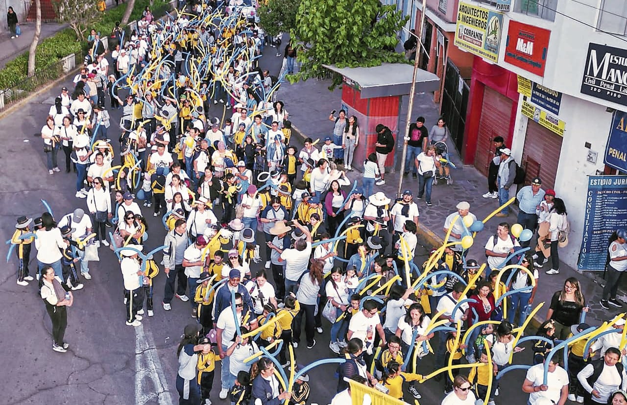 Las participaciones son diversas y con alegorías en las calles de Arequipa. Foto: GEC.