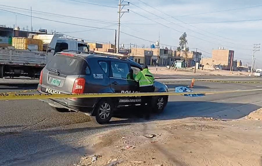 Persona fallecida en autopista Arequipa-La Joya. Foto: GEC.
