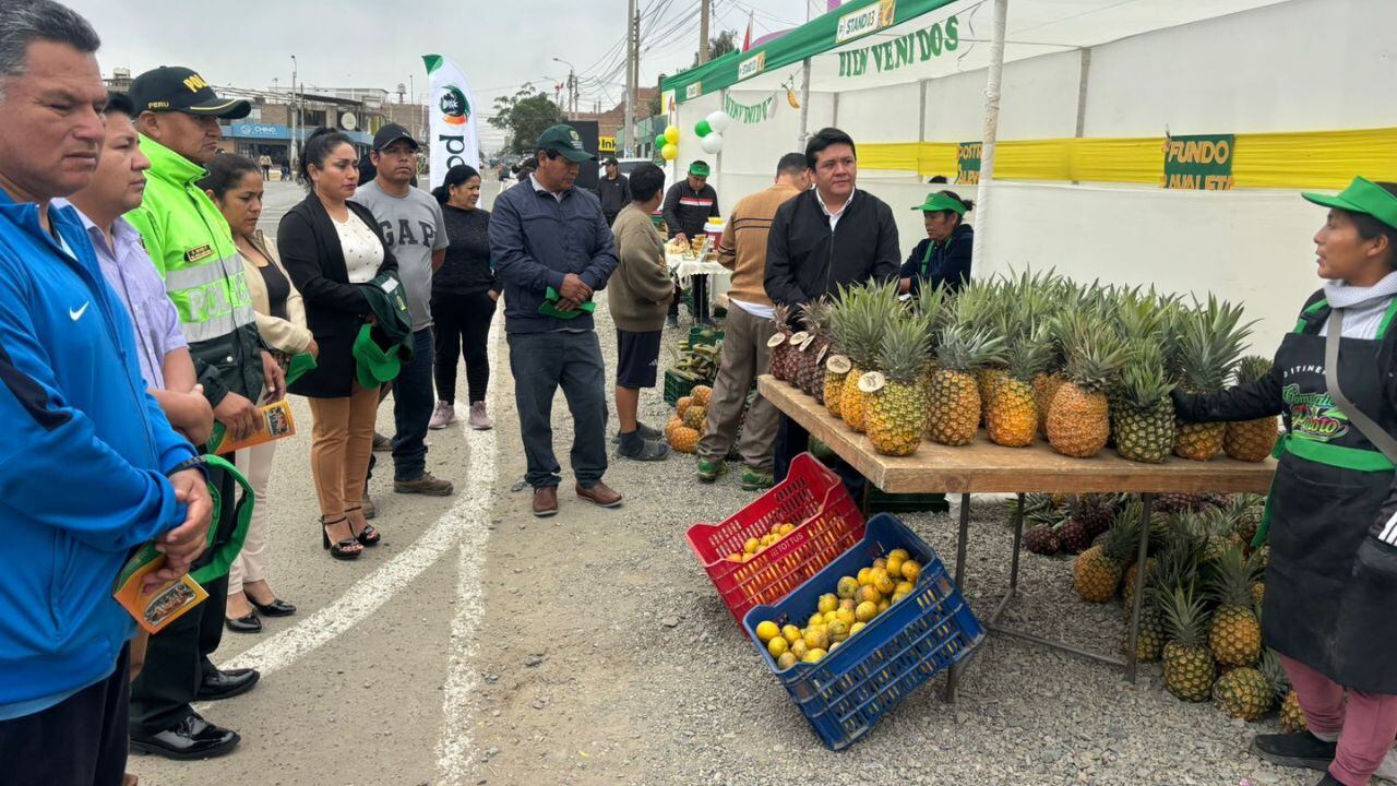 El alcalde distrital de Poroto, Luis Valle, anunció que dicho proyecto municipal recorrerá diferentes distritos y provincias de La Libertad para que productores vendan piña, palta, guaba, yuca, ente otros.