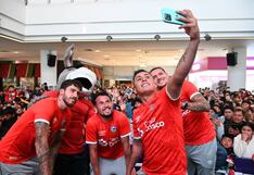 Así fue la presentación de la nueva camiseta de Cienciano, hinchas pedían que Cueva cante (VIDEO)