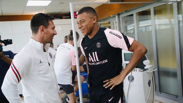 Lionel Messi y Kylian Mbappé se encontraron en los entrenamientos del PSG (FOTO)