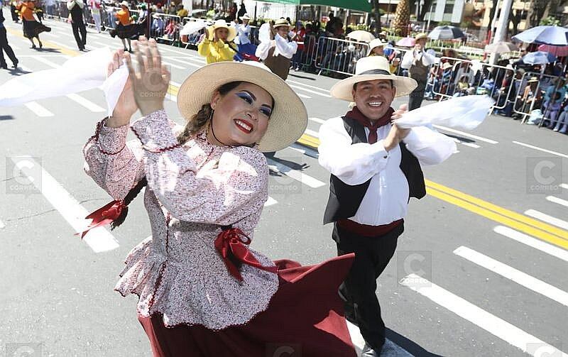 La población disfruta todos los años del Corso de la Amistad. (Foto: GEC)