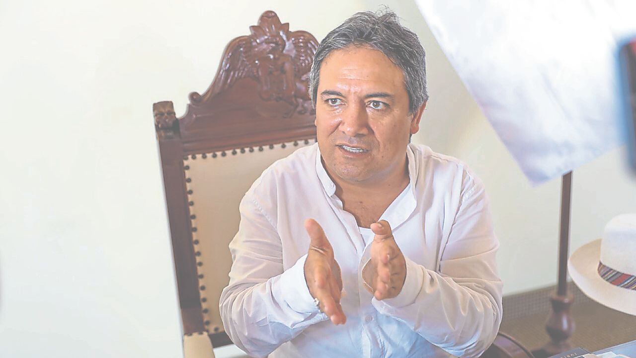 Región Policial de La Libertad no ha podido ubicar al suspendido alcalde de Trujillo pese a las órdenes de captura en su contra. Él se mantiene en la clandestinidad.