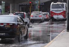Se reporta aniego de desagüe en exteriores del Ministerio de Cultura, donde velan restos de Alberto Fujimori (GALERÍA)