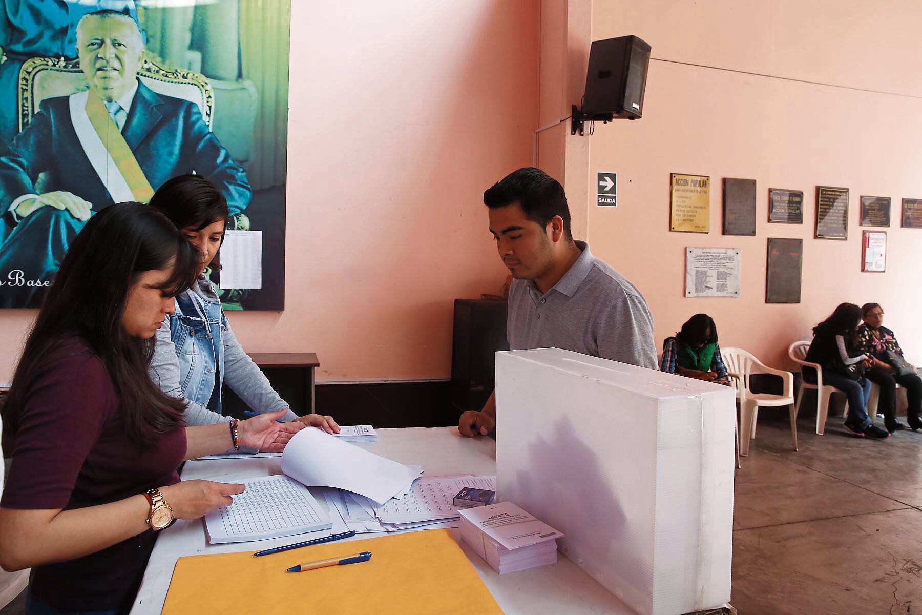 Hasta esa fecha deberán señalar si eligen a candidatos de forma semiabierta, cerrada o por delegados el 30 de noviembre.