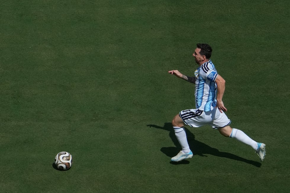 Messi lideró a la Albiceleste frente a una España