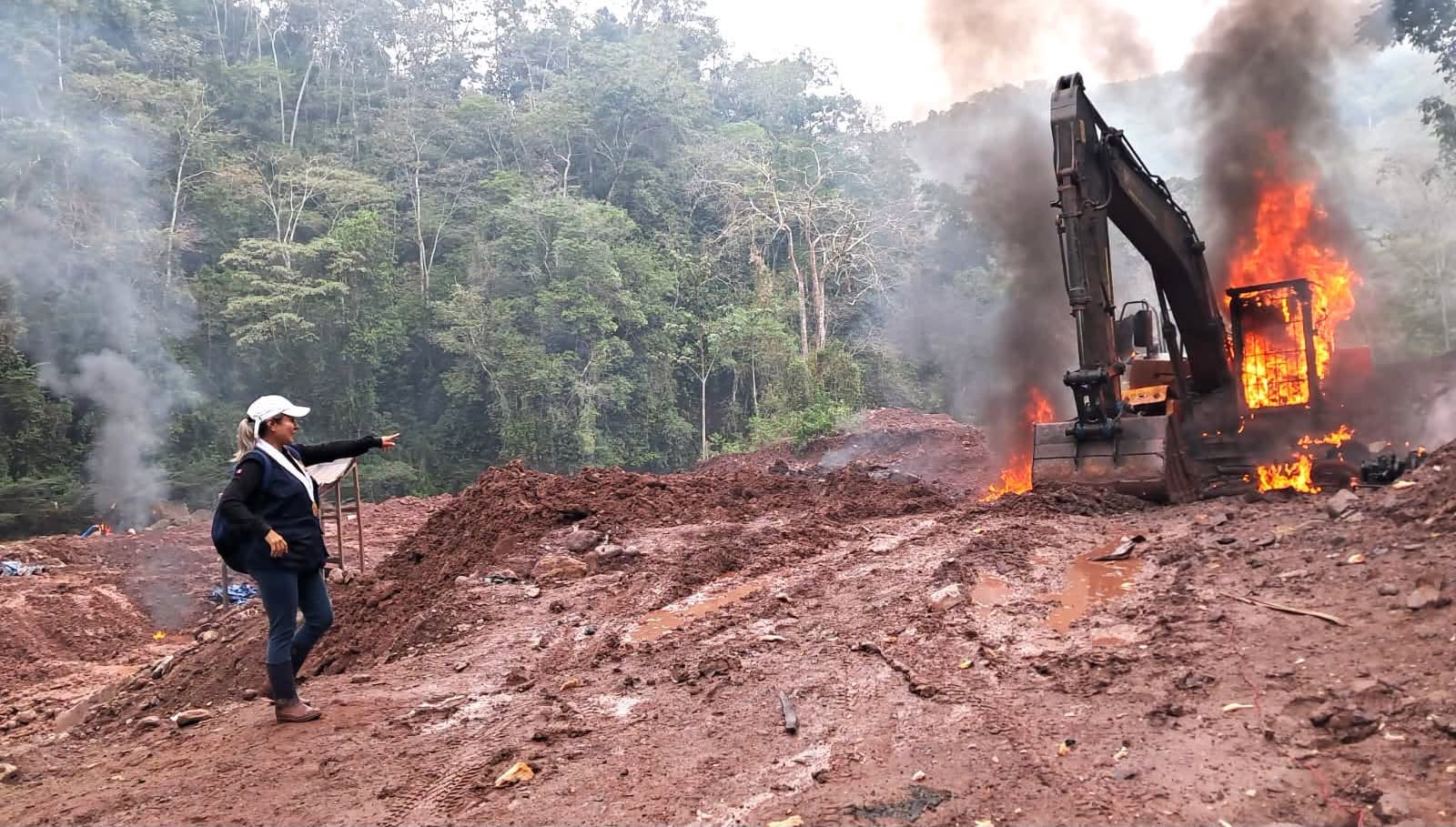 Destruyen maquinaria utilizada para minería ilegal en Pichanaqui