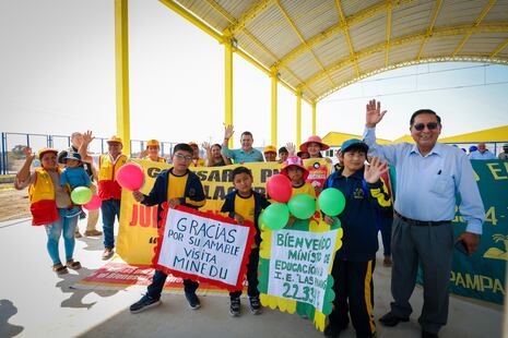 Ministro de Educación supervisó la culminación de la primera escuela modular tipo costa en Ica