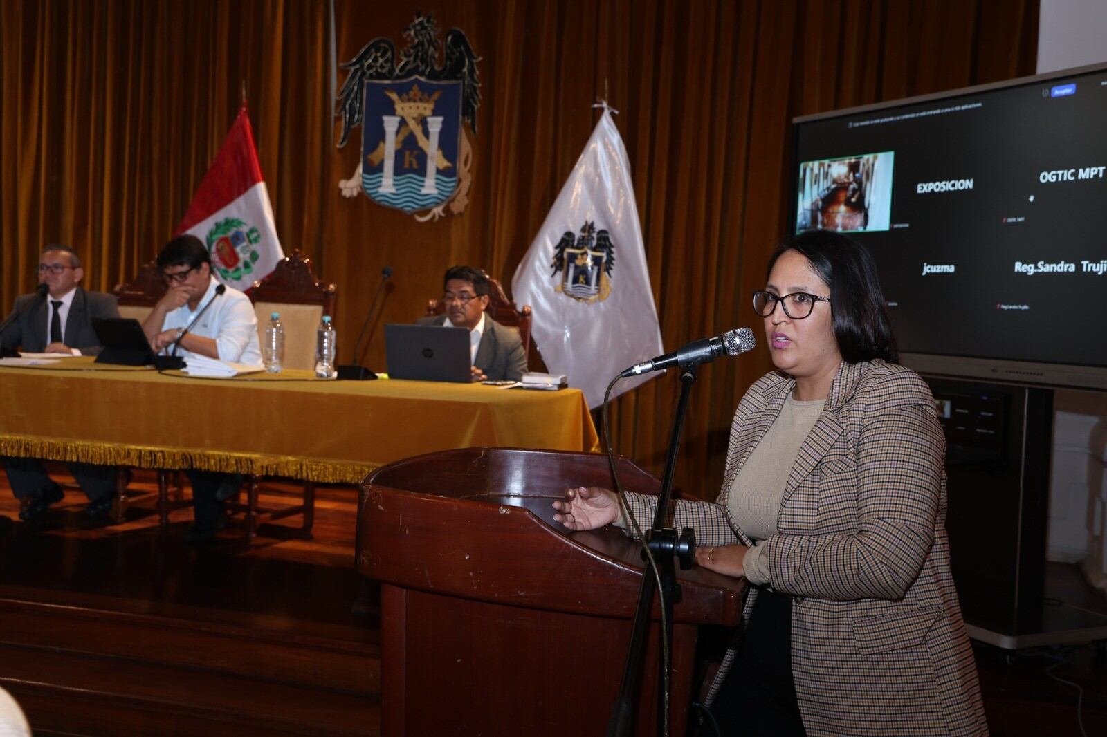 Alcalde Mario Reyna advierte que también se aplicarán multas a establecimientos infractores.