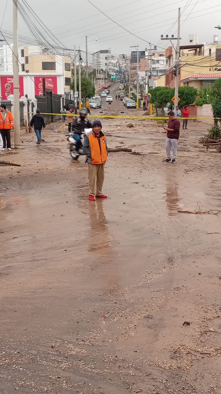 Viviendas inundadas y vías afectadas en Cayma, tras intensas lluvias. Foto: GEC.