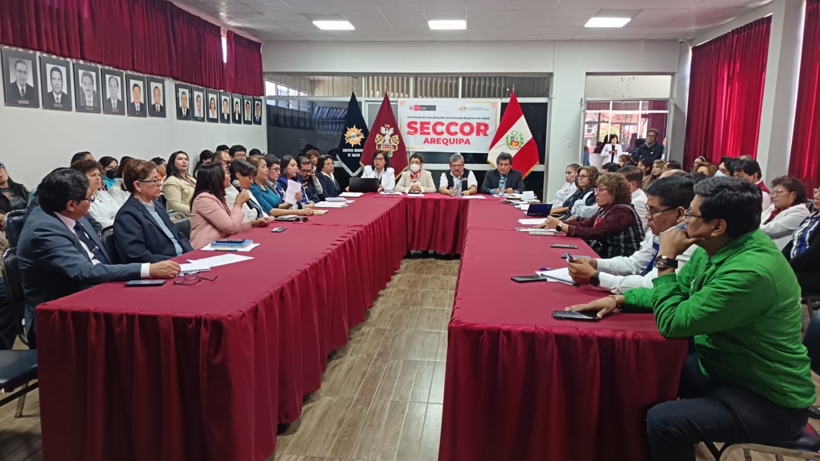 Reunión en la Gerencia Regional de Salud Arequipa. Foto: GEC.