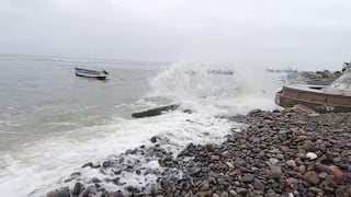 Fuertes oleajes golpean Pisco y paralizan la pesca: más de 4 mil hombres de mar afectados
