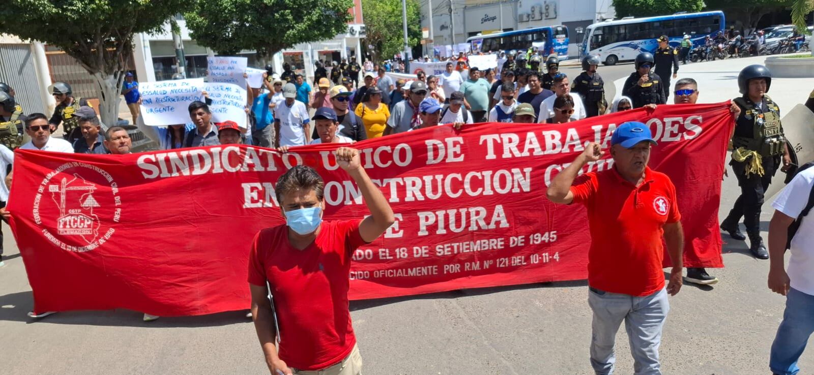 Gremios de construcicón civil salen a las calles