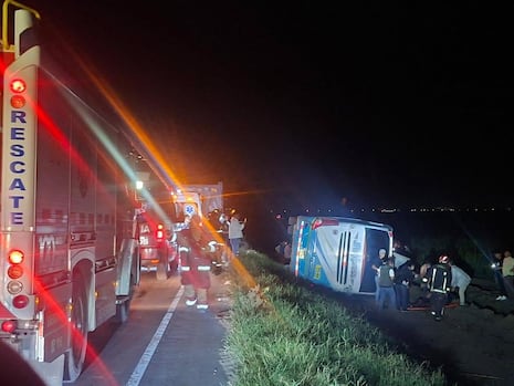 Ómnibus vuelca y trece personas resultan heridas en Trujillo (VIDEO)