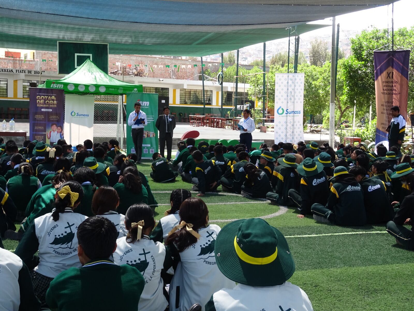 Presentación de concurso escolar "Gota de Oro" en colegio de Paucarpata. Foto: Difusión.