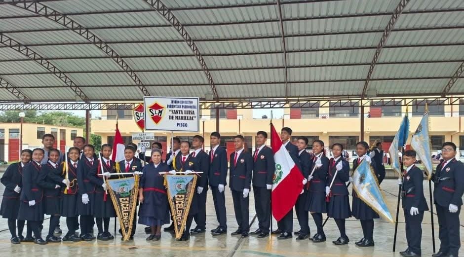 Pisco: estudiantes del "Santa Luisa de Marillac" destacan en concurso de escoltas y estado mayor