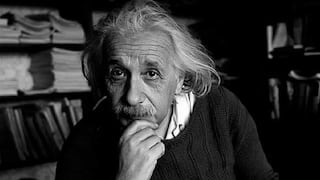Albert Einstein: "No trates de convertirte en un hombre de éxito sino en un hombre de valores." 