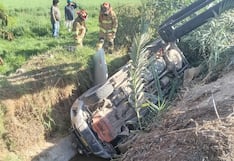 Un muerto en choque de camioneta contra camión y caída por una pendiente