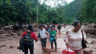En imágenes: huaicos se llevan varios metros de vía y arrasan poblados en Chanchamayo