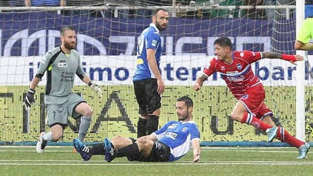 Gianluca Lapadula anotó en victoria de Pescara en play-offs