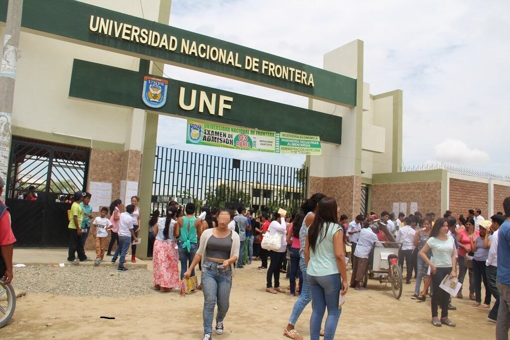 Los funcionarios de confianza y los familiares directos de los mismos, participaron en dicho concurso, poniendo en riesgo la igualidad de oportunidades con los demás aspirantes. Además, el comité descalificó a postulantes por tener DNI vencidos, caducados e ilegibles