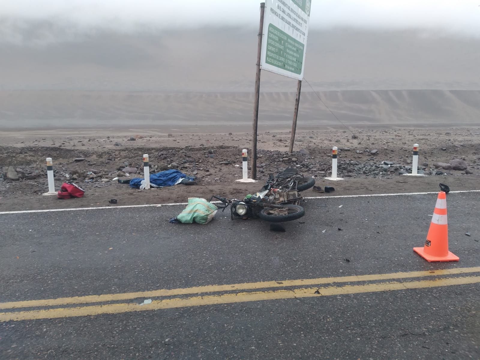 Víctimas viajaban en moto lineal que chocó con camioneta cerrada de placa Z7J-070. (Foto: Difusión)