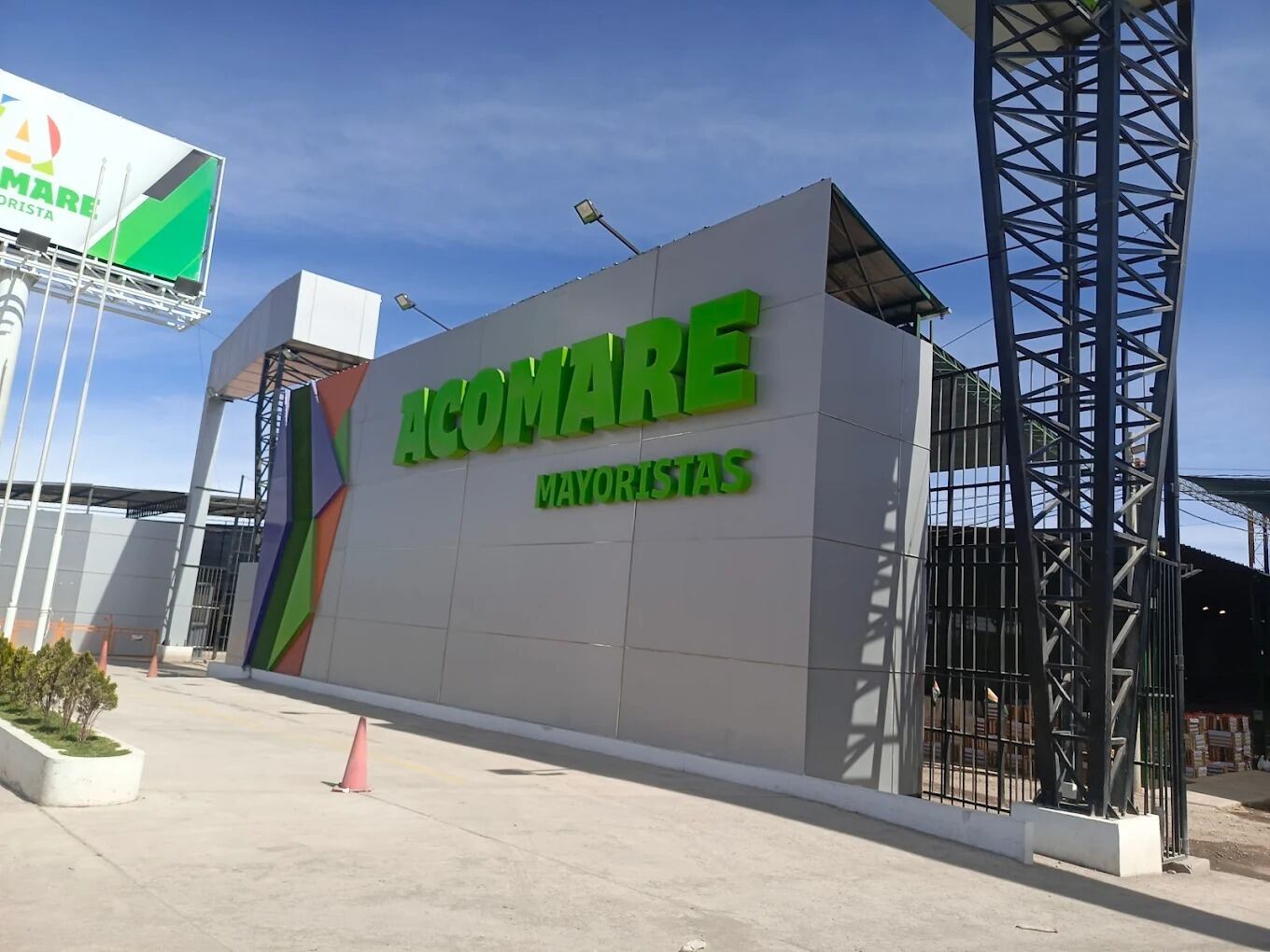 Comerciantes del mercado Acomare recibieron orientación para enfrentar extorsiones. Foto: GEC.