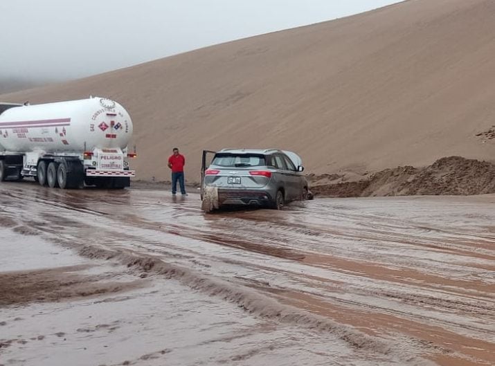Precipitaciones provocaron deslizamiento en el trayecto de Tacna a Ilo. (Foto: Difusión)
