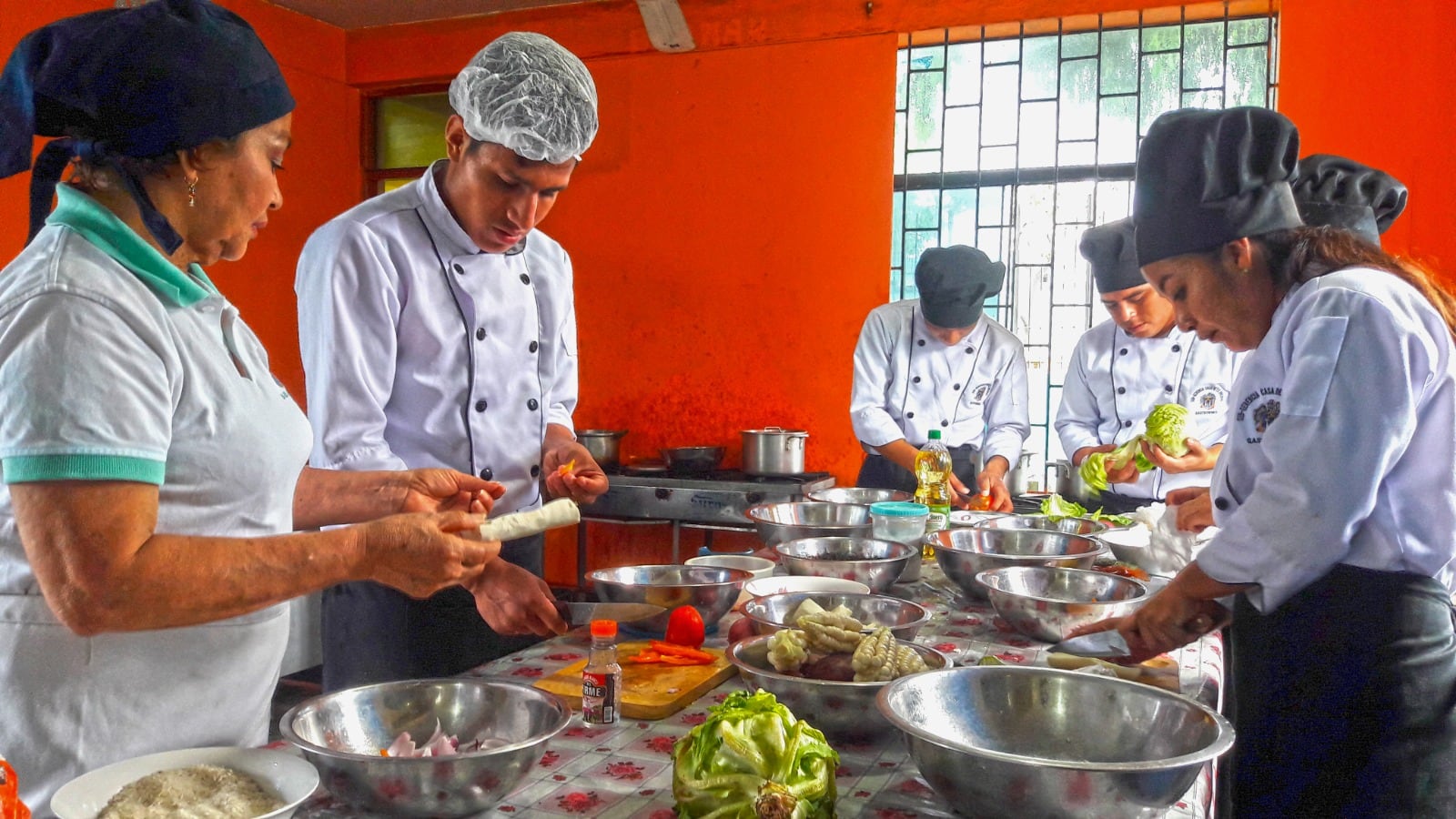 Iniciativa fortalece capacidades productivas y genera oportunidades reales de ingreso para cientos de familias trujillanas.