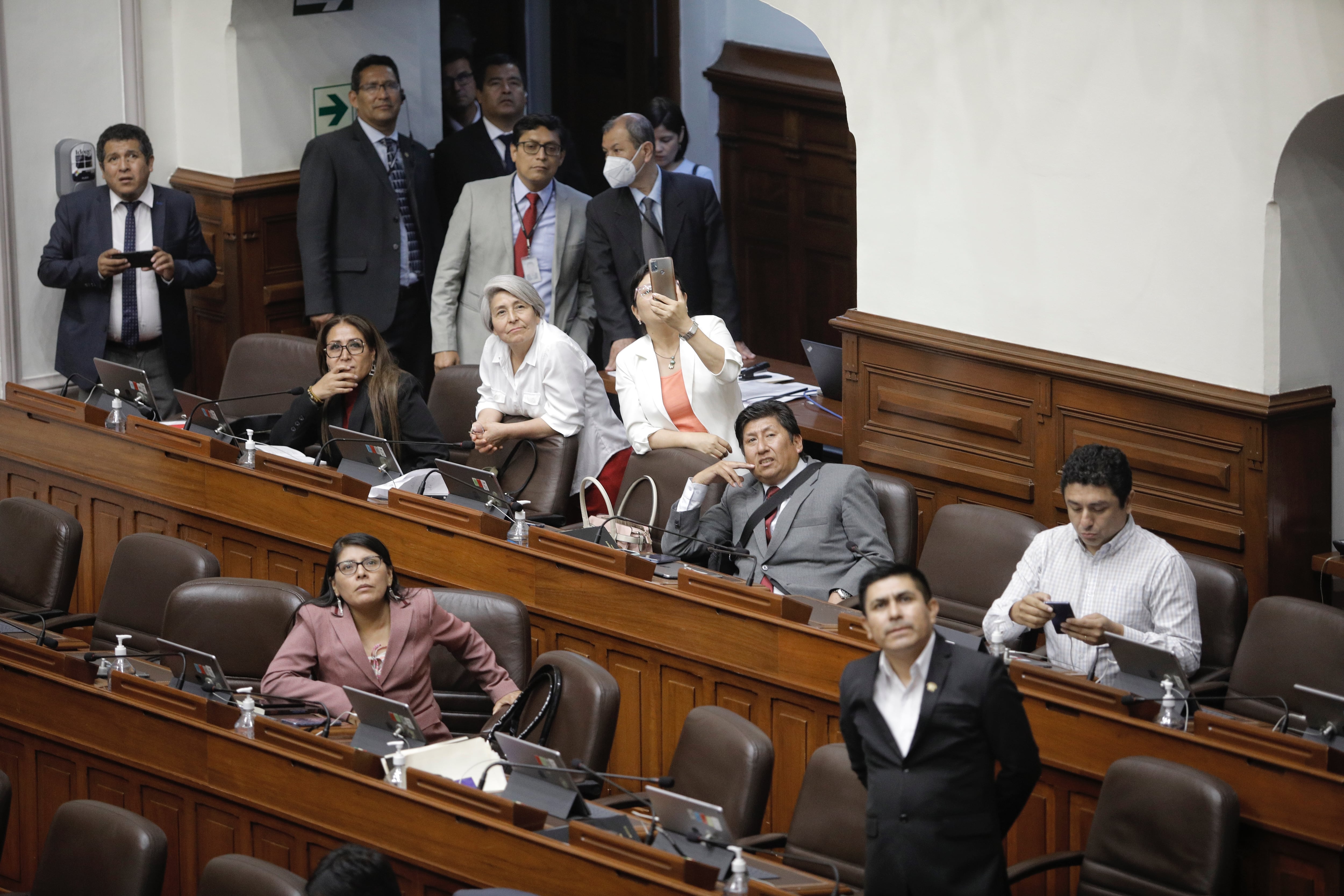 Congresistas de la bancada de Perú Libre respaldaron la propuesta de Segundo Montalvo. (Foto: Joel Alonzo/ @photo.gec)