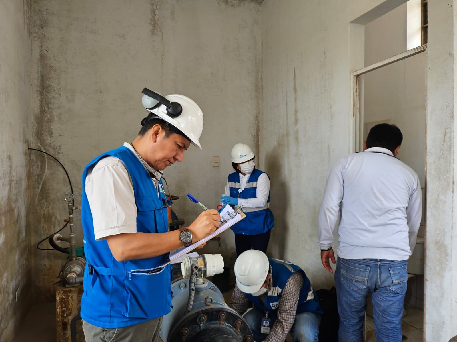 Se verifica mantenimiento preventivo de motores, bombas y generadores eléctricos de estaciones de bombeo