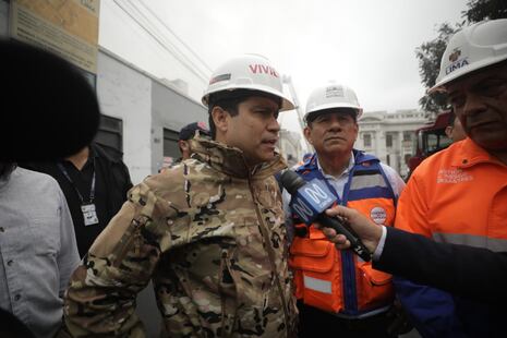 Gobierno evalúa declarar en emergencia la zona afectada por incendio frente al Congreso