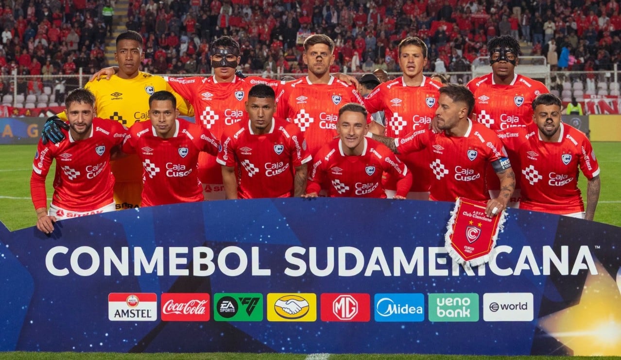 El ‘Papá de América’, único campeón peruano de la Copa y la Recopa Sudamericana vuelve a brillar en dicho torneo, ganando de manera muy superior a su rival brasileño, en el partido de ida de los octavos de final del torneo internacional.