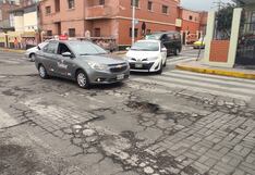 Lluvias en Arequipa dejan pistas intransitables por la presencia de agujeros y grietas (VIDEO)