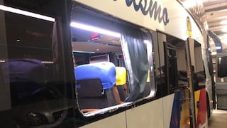 Bus que trasladó a Boca al estadio fue apedreado y una ventana quedó rota