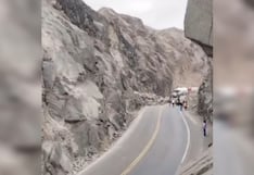 Derrumbe bloquea el tránsito en la Panamericana Sur entre Atico y Ocoña (VIDEO)