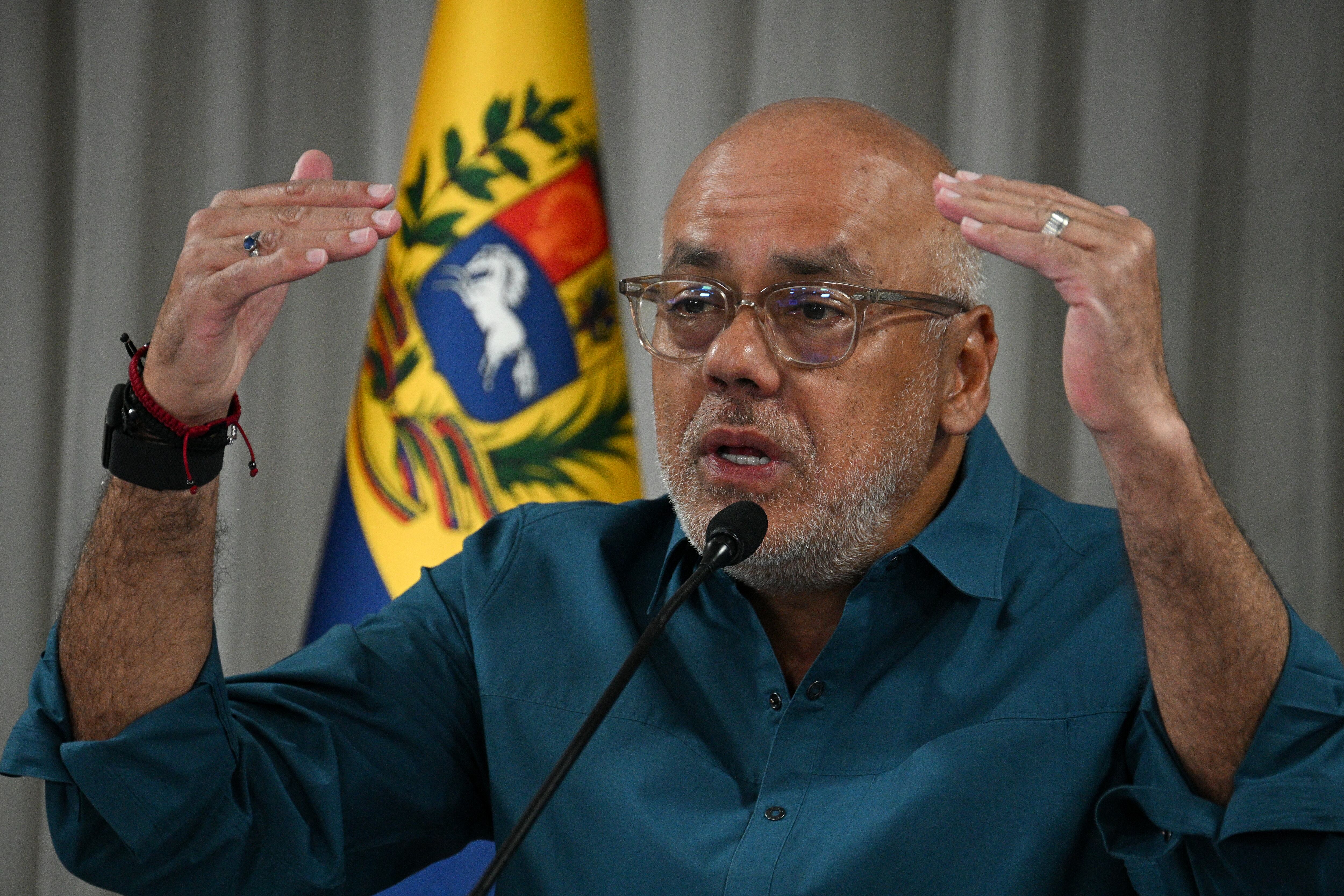 El presidente de la Asamblea Nacional Bolivariana de Venezuela y director de campaña del presidente Nicolás Maduro, Jorge Rodríguez, habla durante una conferencia de prensa en Caracas el 22 de julio de 2024. (Foto de Federico PARRA / AFP).