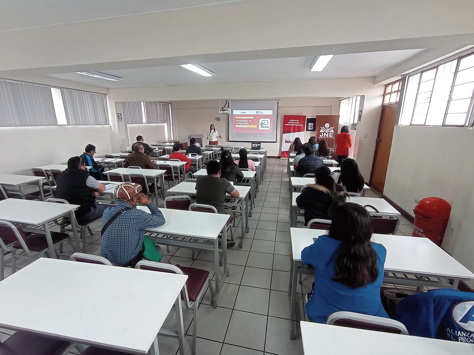 Profesores y trabajdores piden sus pagos. Foto: difusión.