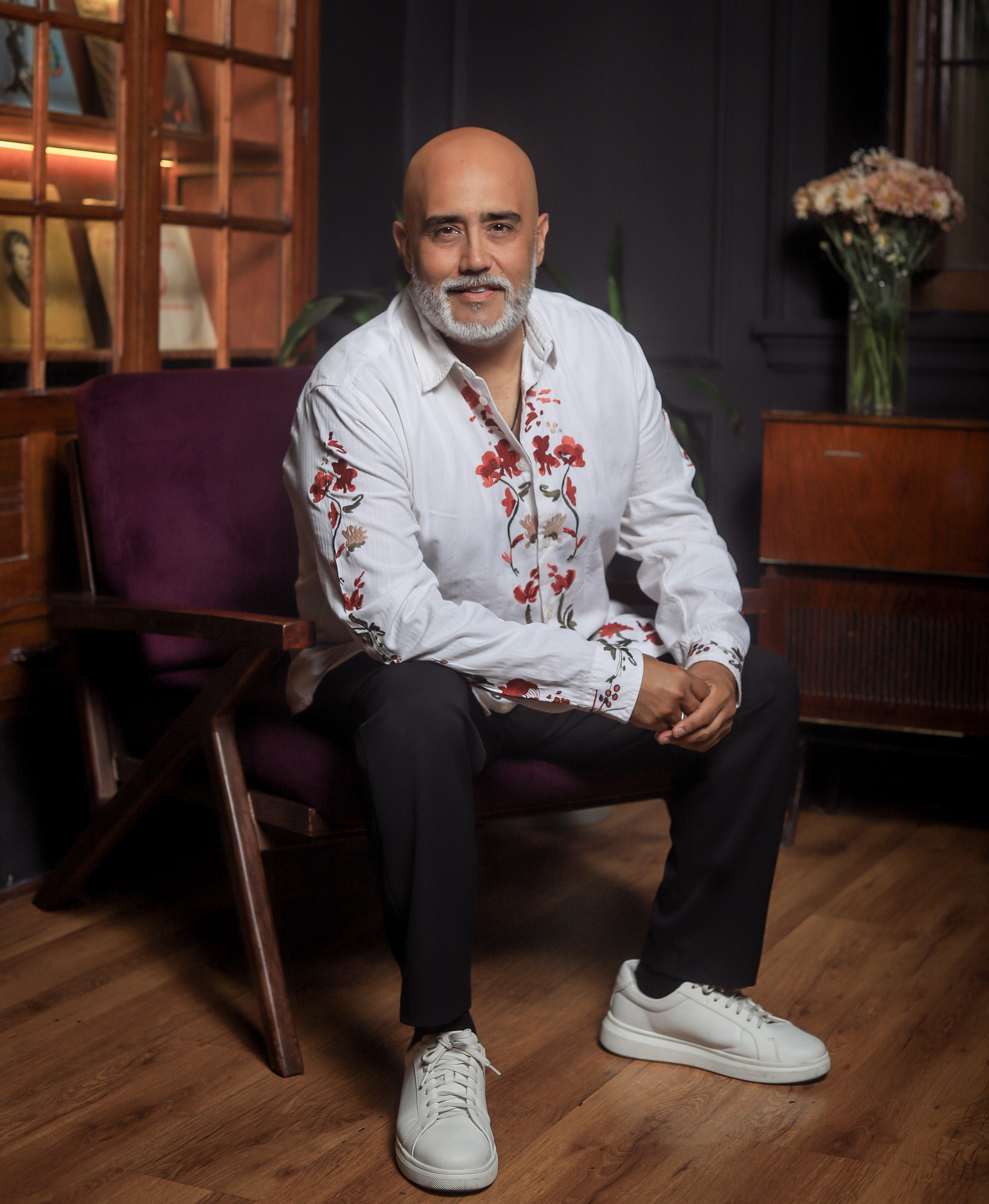 "Tengo 25 o 26 años en esto proponiendo cosas musicalmente en el género criollo, es difícil porque el rango tradicional afroperuano siempre reina, pero yo insisto en que hay que darle oportunidad a las nuevas canciones", dice Romero..