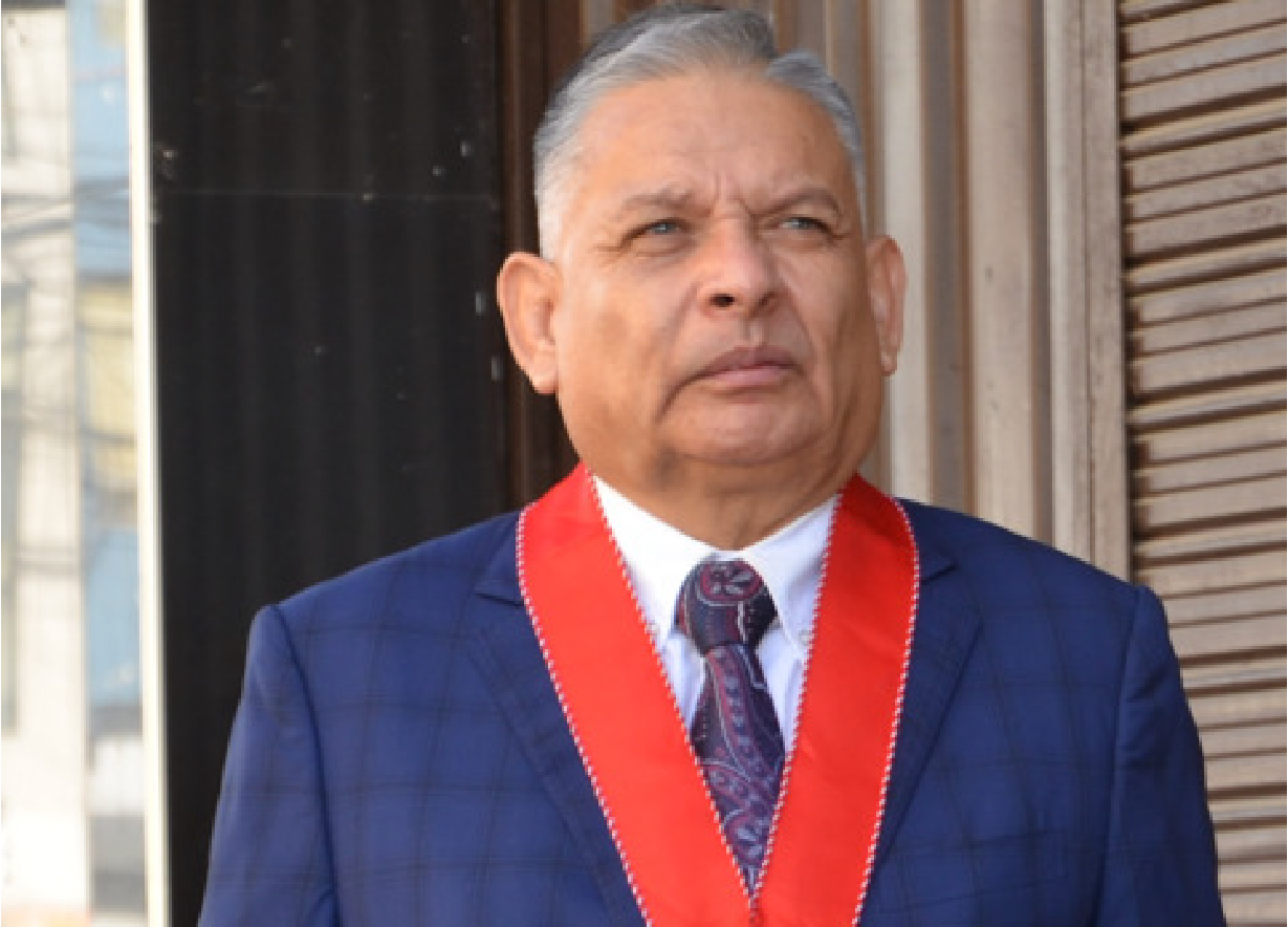 Boris Olivera Espejo es nombrado fiscal supremo provisional