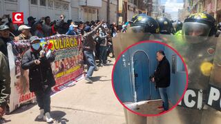 Puno: Phillip Butters fue rescatado por policías en medio de lluvia de objetos y agua (VIDEOS)