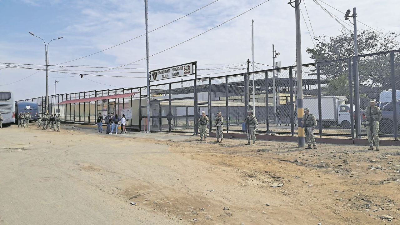 En menos de un año, ocho internos del penal El Milagro de Trujillo murieron, la mayoría a consecuencia de ataques con armas blancas. La Defensoría del Pueblo de La Libertad señaló que los conflictos en las cárceles no son hechos fortuitos, sino consecuencia de fallas en la estructura del sistema penitenciario.