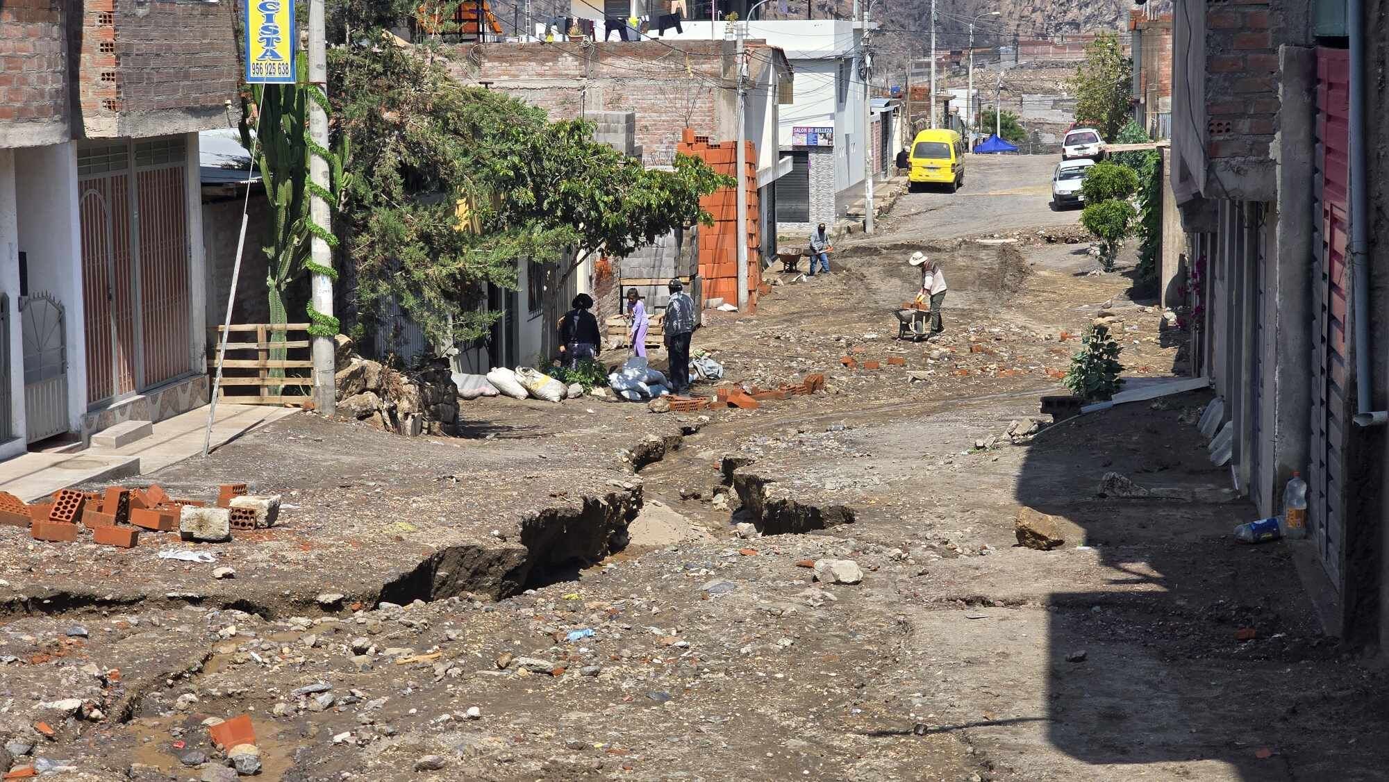 Vecinos del distrito de Alto Selva Alegre afectados por lluvia intensa. Foto: GEC.