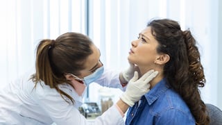 Cáncer de tiroides: cinco señales de alerta y cuándo acudir a una evaluación médica